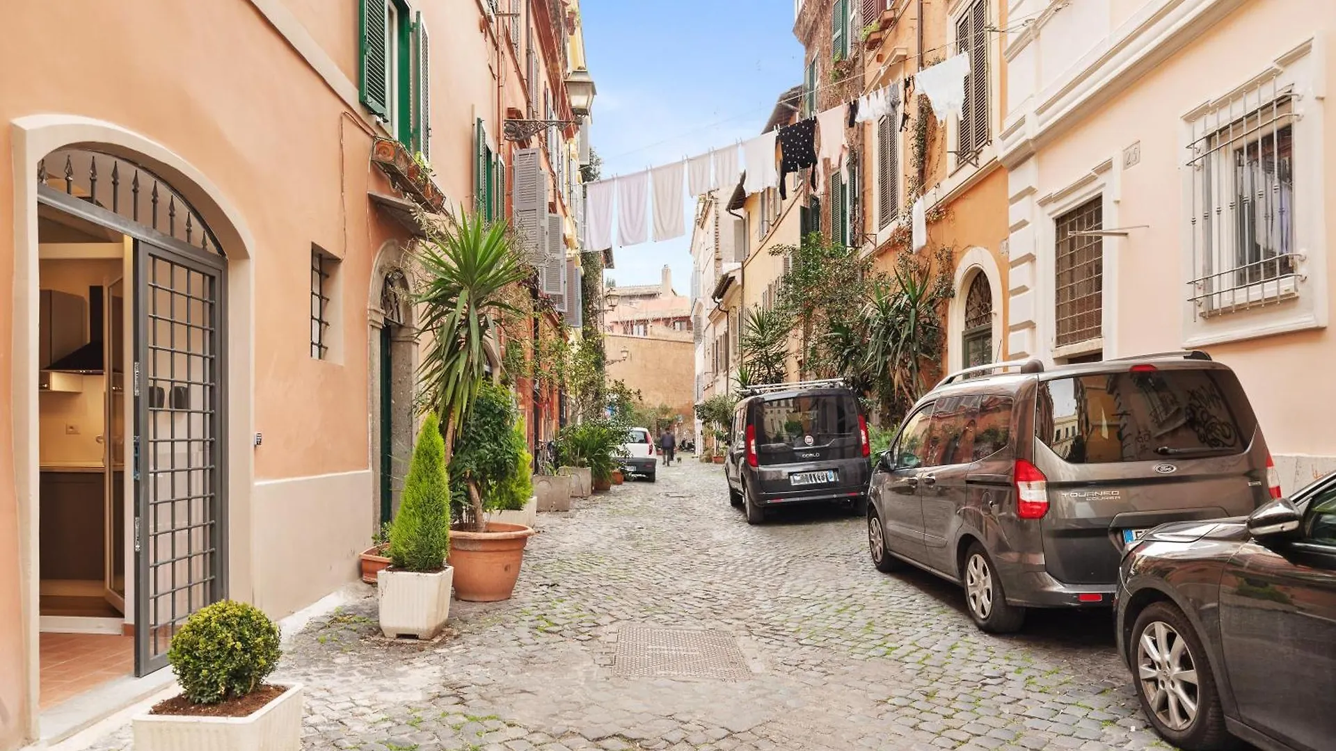 Leopardo Boutique Apartment In Trastevere Rome 0*,  Italy